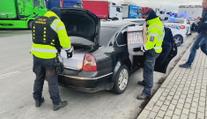 Muž přes Česko převážel auto plné cigaret. Prý si chtěl přivydělat