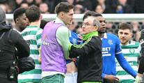 Emoce v glasgowském derby. Ve strkanici byl aktivní i Čvančara