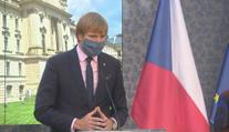 Roušky znovu povinně v MHD i obchodech, oznámil ministr Vojtěch!