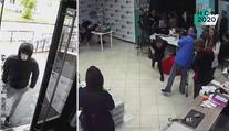 Tři kolegové Navalného skončili v nemocnici. Útočníci je chtěli otrávit