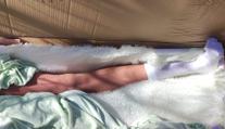 Myslel si, že v lese našel ženské tělo bez hlavy. Obsah krabice policisty překvapil