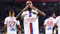 Lyon si zastřílel proti Troyes. Opět se trefil navrátilec Lacazette