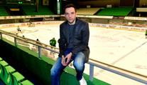 Povinné nákrčníky? Na nic bych nečekal, říká Vrbata. Podobně chrání i svého syna
