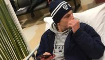 Mladíka v moři napadli masožraví červi: Ohryzali mu nohy do krve