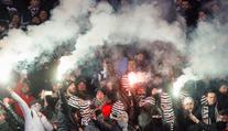 Mačety, nože i brokovnice: Toto policie zabavila ultras v Turecku!