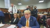 Soud plný pikantností. Právníci vyslýchali pornoherečku, Trump běsnil