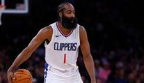 Hvězda NBA baví. Nepřesnou přihrávkou oslovila komentátora