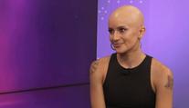 Influencerka: Syn na mně paruku nesnáší. Noste holou hlavu s hrdostí