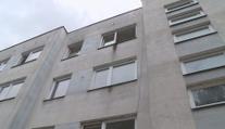Topili si v bytě svíčkami a grilem, šest lidí skončilo v nemocnici