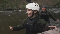 Reportérka zamířila na vodní výcvik s armádou. Skončila v rozbouřené řece