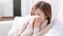 Česku hrozí epidemie superchřipky. V Británii kvůli ní nařídili roušky