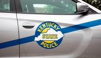 Policie v Kentucky pátrá po střelci, který pálil po autech na dálnici. Postřelil několik lidí
