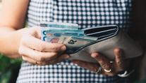 Žena si na Temu koupila falešné peníze. Za pouhých 500 korun jí poslali 150 tisíc