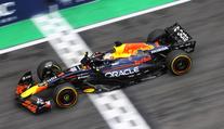 Verstappen z pitlane bojoval o vítězství. Šéf Red Bullu prozradil, proč se vzdal vedení