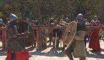 Řinčení mečů a dusot koní. U Kladna se utkaly stovky historických bojovníků