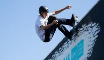 Legendární skateboardista oprášil prkno. Živým přenosem baví lidi