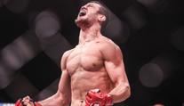 Nurmagomedov obhájil titul v Bellatoru. Poražený Henderson oznámil konec