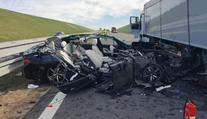 Video zachycuje drsnou nehodu: Řidič se nevěnoval řízení. Je zázrak, že přežil
