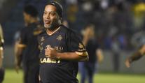 Fotbalová bomba v Itálii: Ronaldinho se vrací z důchodu, pomůže týmu ze třetí ligy