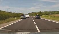 VIDEO: Drama na jihu Moravy. Řidič ujížděl z Rakouska, policisté museli střílet