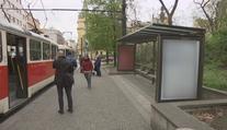 Přístřešky společnosti JCDecaux z pražských zastávek nezmizí