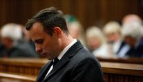 Pistorius usiluje o propuštění na svobodu. Setkal se s rodiči zavražděné