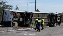 Tragické zakončení svatby. Autobus s hosty havaroval, deset z nich zemřelo