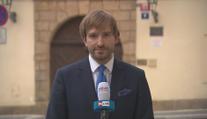 Respirátory zůstávají dál, zmírnění na roušky Vojtěch odvolal!