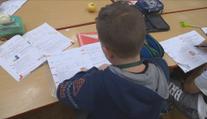 Odborníci varují před omezením odkladů. Děti mohou v první třídě zažít neúspěch