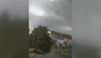 Z nebe padaly autodíly. Průmyslový areál u Zlína zasáhlo tornádo