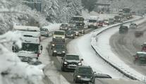 Uzavření D1! Silničáři museli opravit spadlé vedení