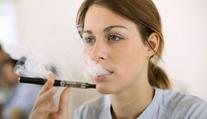 VÍTE, CO KOUŘÍTE? Náplně e-cigaret obsahují chemikálie