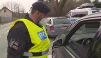 Lidé zkoušejí cestovat mezi okresy, hlídky řeší kuriózní výmluvy i opilce