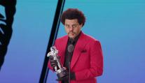 Zpěvák The Weeknd bude vystupujícím na Super Bowlu 2021