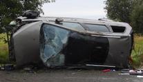 Auto při nehodě narazilo do dvou stromů, řidič srážku nepřežil