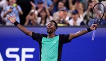 Monfils zažil pohádkové čtyřicátiny. Fanoušci žasli, pak mu hromadně zpívali