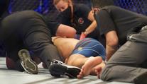 Nechutné zranění v UFC. Fighter si ošklivě zlomil nohu, musel na nosítka