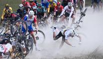 VIDEO: Ošklivá nehoda v cyklistice, mistr světa saltem přeletěl řídítka