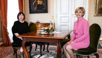 Setkání prvních dam na Hradě. Eva Pavlová navštívila Ivanu Zemanovou