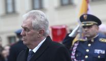 Do Prahy se sjeli prezidenti V4. Zeman je přivítal na zámku v Lánech