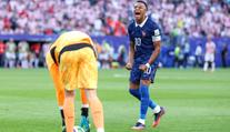 Slabý sudí, zákeřná Paraguay a rozzuřený Mbappé. Ve Filadelfii to jiskřilo