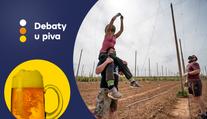 Výčepní vyrazili na chmel. Využili tak čas, kdy nemohli čepovat pivo