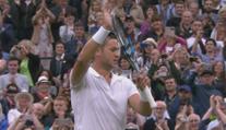 Místo rakety lopata! Oslnil slavný Wimbledon, kariéru mu ukončil covid