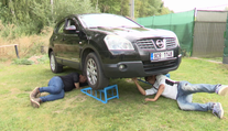 Pan Horváth si v bazaru koupil auto. V tomhle stavu nemůže na silnici, žasne expert