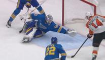 Aspirant na zákrok sezóny NHL. Gólman St. Louis na zemi čaroval