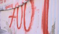 Graffiti v Hradci Králové někdo zničil. Umělci přitom malovali na legální ploše