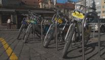 Brno spouští bikesharing zdarma. Lidé si mohou kolo půjčit i dvakrát denně