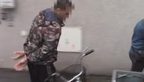 VIDEO: Hledaný muž policii neunikl, na kontě má mít řadu činů
