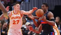 Krejčí pomohl k výhře čtyřmi body, Atlanta si zajistila předkolo play-off
