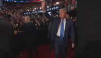 Republikánský sjezd pokračuje: Trump není jediný se zalepeným uchem